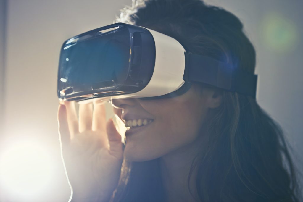 Online learning with virtual reality